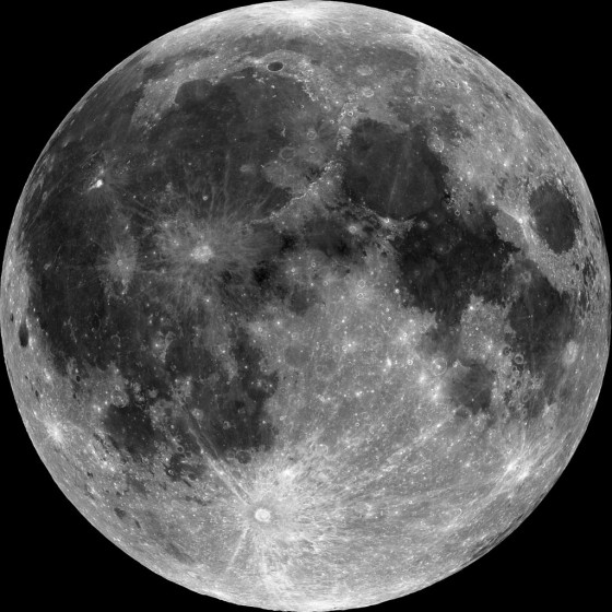 月の海｜黒く見える部分が「海」と呼ばれている。Wikipediaより引用。