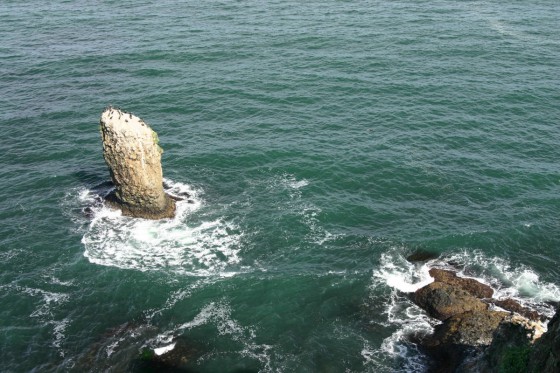 　　霧多布岬の立岩